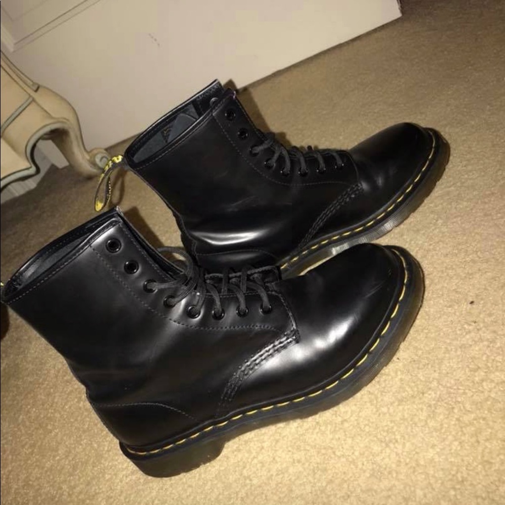 WOMENS MATTE BLACK DR MARTENS